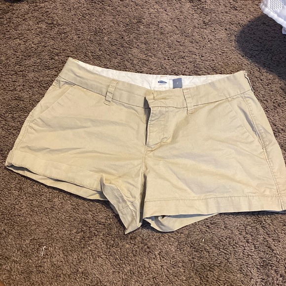 old navy khaki shorts - Picture 1 of 3